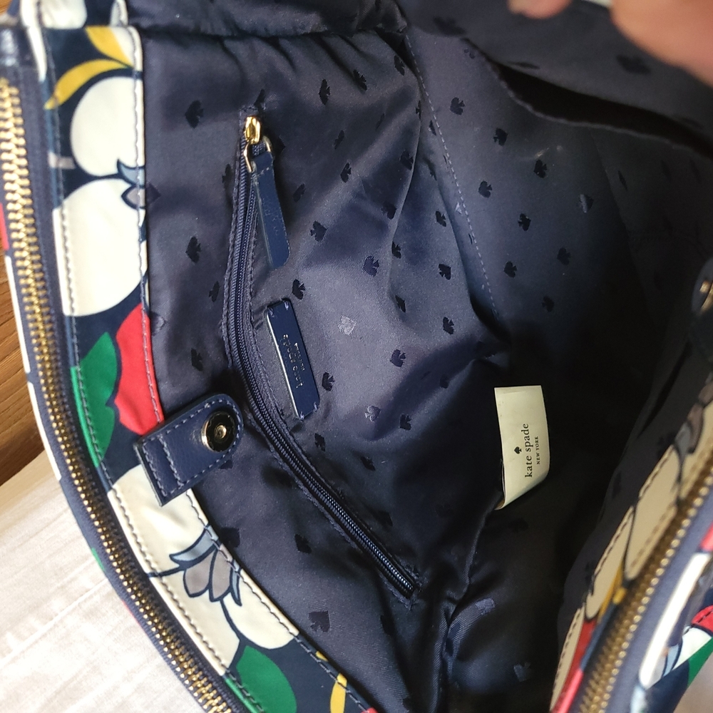 Kate Spade Red and Green Tote Bag with Floral Design - Picture 3 of 10